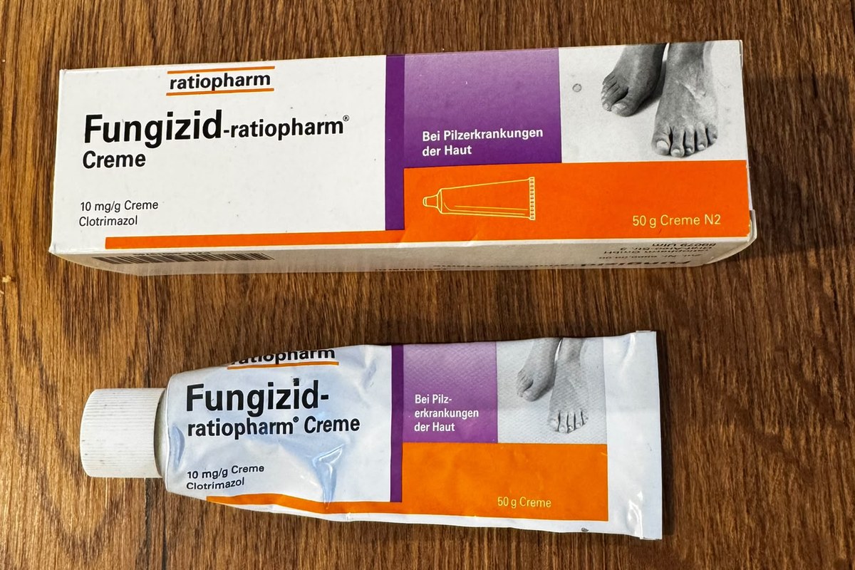 Verpackung und Tube von Fungizid-ratiopharm Creme mit der Angabe Clotrimazol 10 mg pro Gramm